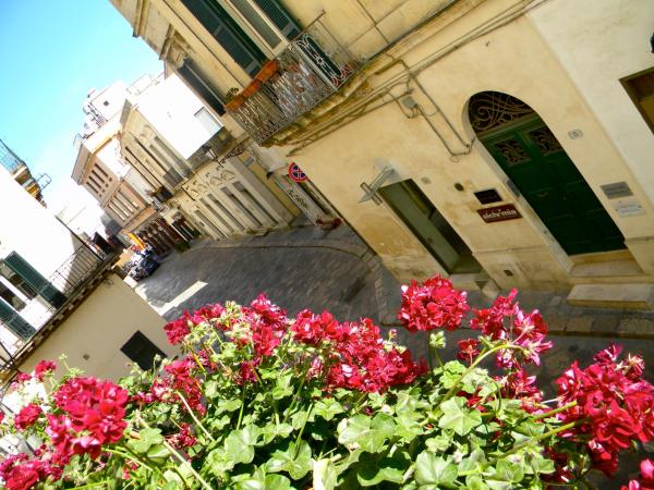 Alvino Suite And Breakfast : photo 2 de la chambre suite avec balcon