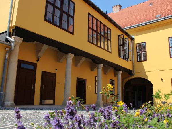 Ciszterci Szállás Pécs : photo 1 de la chambre chambre simple - accessible aux personnes à mobilité réduite