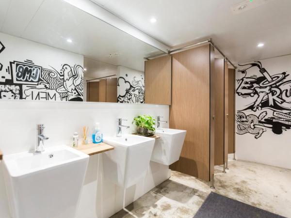 The Mahjong : photo 4 de la chambre lit simple en dortoir mixte (10 adultes)