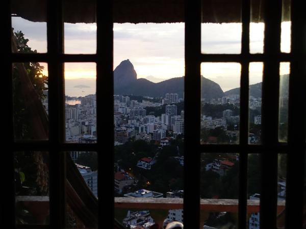 Pousada Favelinha : photo 7 de la chambre chambre lit queen-size avec balcon