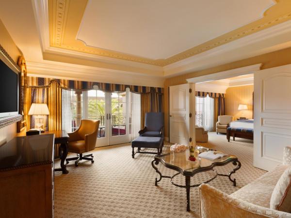 Fairmont Grand Del Mar : photo 4 de la chambre suite 1 chambre lit king-size del mar avec canapé-lit et balcon