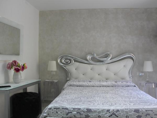 B&B Xenia : photo 1 de la chambre chambre double supérieure avec balcon