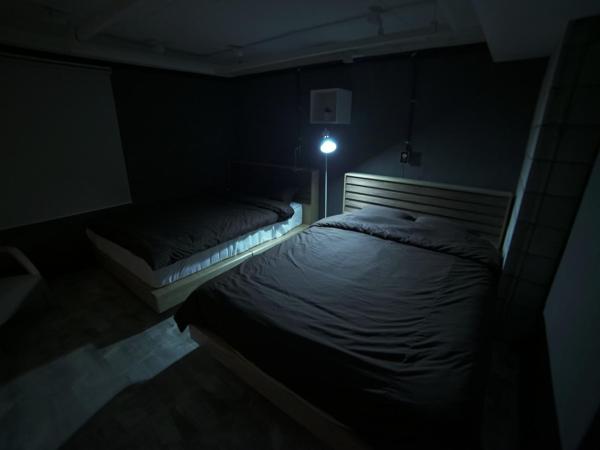 That House Hongdae : photo 3 de la chambre chambre familiale avec salle de bains privative