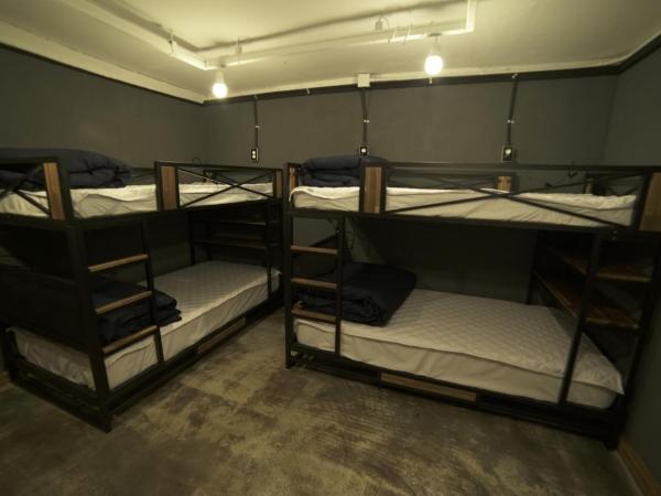 That House Hongdae : photo 2 de la chambre lit dans dortoir pour hommes de 4 lits
