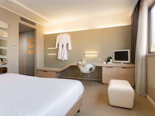 Best Western Plus Tower Hotel Bologna : photo 9 de la chambre chambre deluxe double ou lits jumeaux
