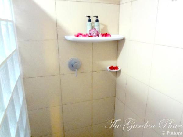 The Garden Place Pattaya : photo 3 de la chambre chambre double standard