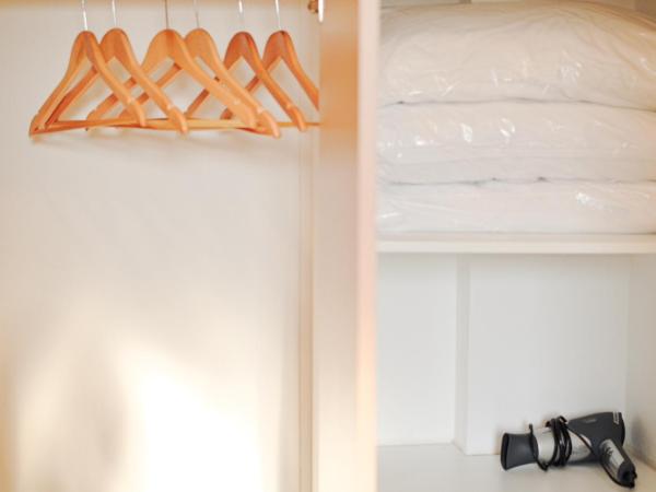 Acropol Hotel : photo 2 de la chambre chambre lits jumeaux avec lit d’appoint - 301