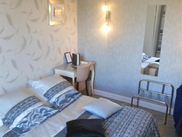 Logis Le Printemps Hôtel Restaurant - Montélimar : photo 2 de la chambre chambre triple