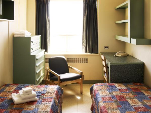 Résidences Université Laval : photo 1 de la chambre chambre double standard avec salle de bains commune