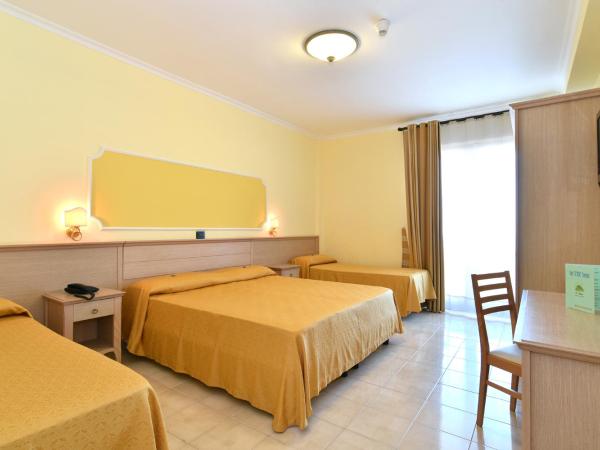 Hotel Il Nido Sorrento : photo 1 de la chambre chambre quadruple - vue sur mer