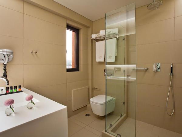 O&B Athens Boutique Hotel : photo 7 de la chambre suite junior avec terrasse privée