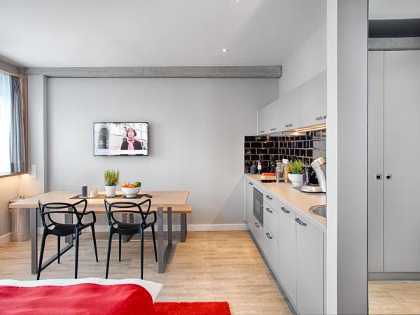 MLOFT Apartments München : photo 4 de la chambre deluxe apartment with kitchenette (2 adults)