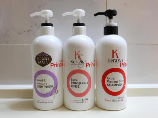 Prince Hotel : photo 5 de la chambre chambre lit king-size de luxe avec baignoire