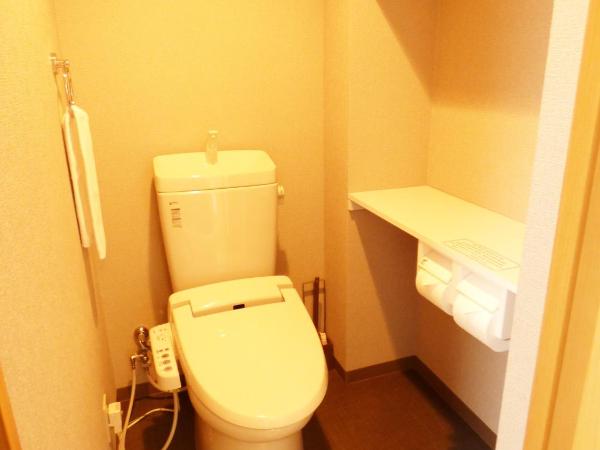 Kyoto Uraraka Guest House : photo 6 de la chambre chambre lits jumeaux de luxe avec canapé-lit