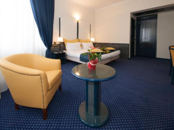 iH Hotels Milano Ambasciatori : photo 3 de la chambre chambre triple standard