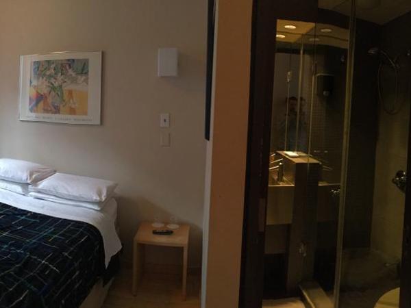 The Rex Hotel Jazz & Blues Bar : photo 9 de la chambre chambre standard avec lit double et salle de bains privative