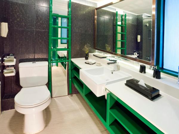 Hotel Riviera Macau : photo 5 de la chambre chambre lits jumeaux - vue sur mer