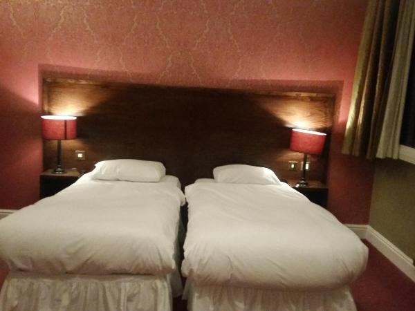 The Briar Rose Wetherspoon : photo 5 de la chambre chambre lits jumeaux