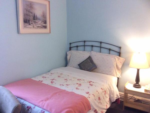 La Maison Demers : photo 2 de la chambre chambre double avec toilettes communes