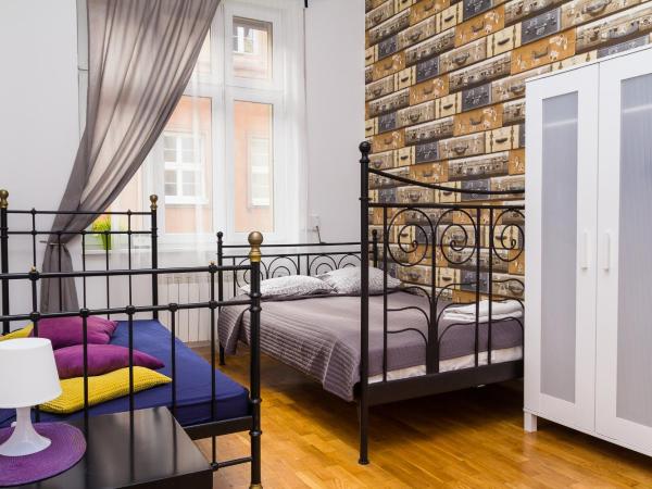 Retro Hostel : photo 1 de la chambre chambre lits jumeaux avec salle de bains