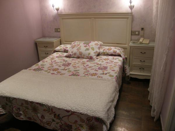 Hostal Goya Suites : photo 10 de la chambre chambre double ou lits jumeaux