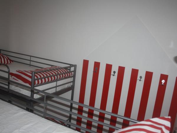 Hostel 402 : photo 6 de la chambre dortoir mixte de 4 lits