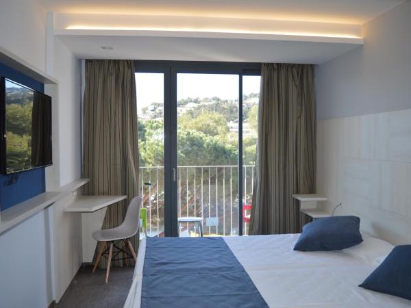 GHT Sa Riera : photo 6 de la chambre chambre double ou lits jumeaux avec balcon