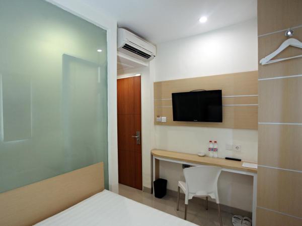 Nite & Day Surabaya - Gunungsari : photo 5 de la chambre chambre double ou lits jumeaux