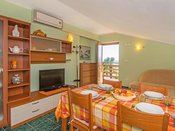 Apartments and Rooms Vila Irma : photo 3 de la chambre appartement 1 chambre avec balcon et vue sur mer