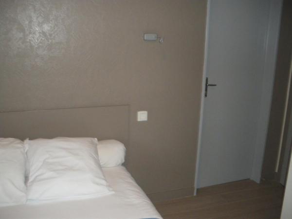 Hotel Du Port : photo 5 de la chambre chambre triple