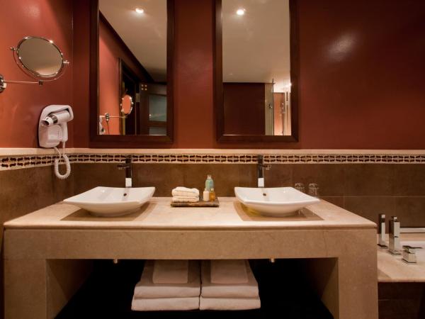 Kenzi Menara Palace & Resort : photo 10 de la chambre suite senior avec vue sur la piscine