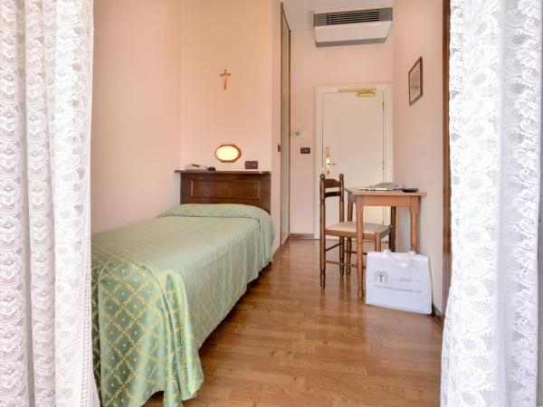 Hotel Trevi : photo 6 de la chambre chambre simple avec balcon