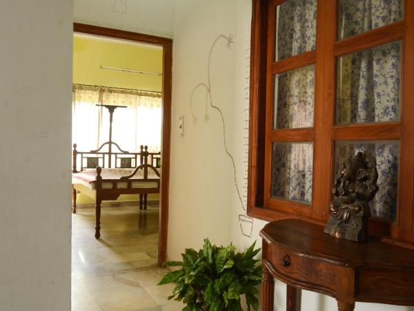 Sneh Deep Guest House : photo 1 de la chambre chambre triple avec balcon