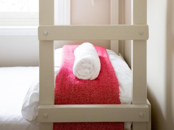 Montacute Boutique Bunkhouse : photo 2 de la chambre lit dans dortoir pour femmes de 4 lits