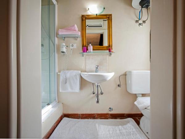 Residence MARCO POLO Centro Storico : photo 7 de la chambre attic double room with kitchenette