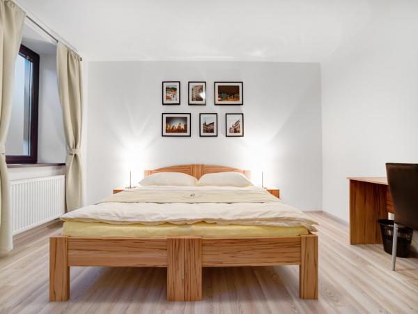 Penzion Královská Cesta : photo 3 de la chambre chambre double ou lits jumeaux avec salle de bains privative