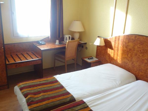 Logis Cottage Hôtel : photo 2 de la chambre chambre lits jumeaux