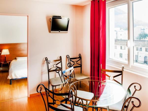Zenitude Hôtel-Résidences Les Jardins de Lourdes : photo 4 de la chambre appartement supérieur (6 adultes)