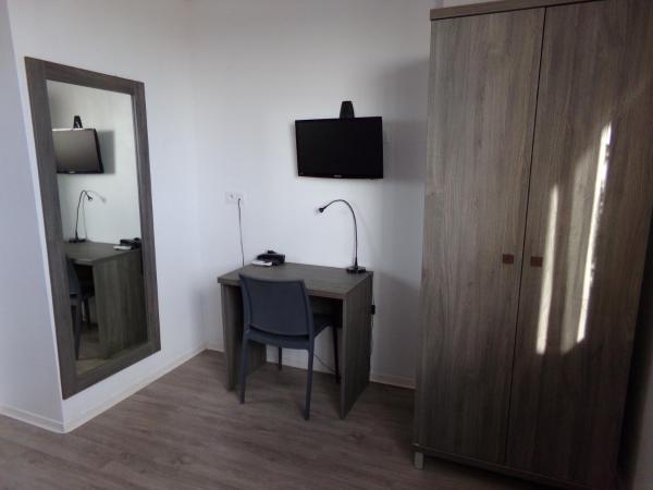 HoteI de la Plage Montpellier Sud : photo 2 de la chambre chambre quadruple