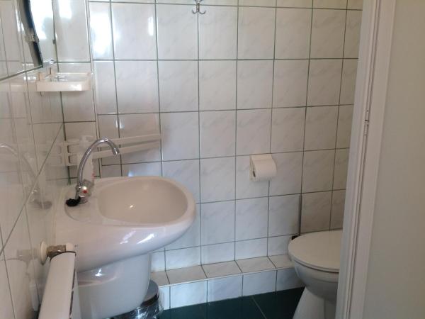 Attila Apartmanház : photo 10 de la chambre studio avec balcon