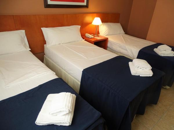Hotel UTHGRA de las Luces : photo 5 de la chambre chambre triple standard