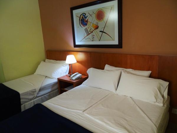 Hotel UTHGRA de las Luces : photo 2 de la chambre chambre familiale