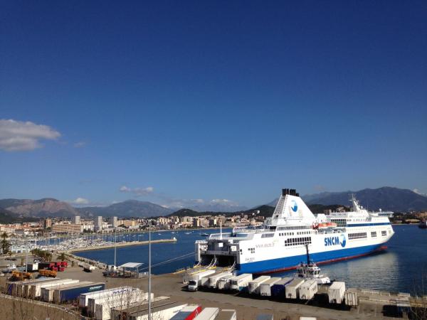 Hotel le Dauphin : photo 1 de la chambre suite supérieure