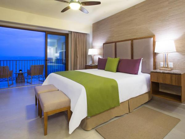 Almar Resort Luxury LGBT Beach Front Experience : photo 5 de la chambre grand hébergement avec terrasse et jacuzzi - vue sur océan - almar