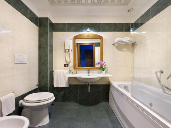 Ulisse Deluxe Hostel : photo 2 de la chambre lit dans dortoir pour femmes de 6 lits