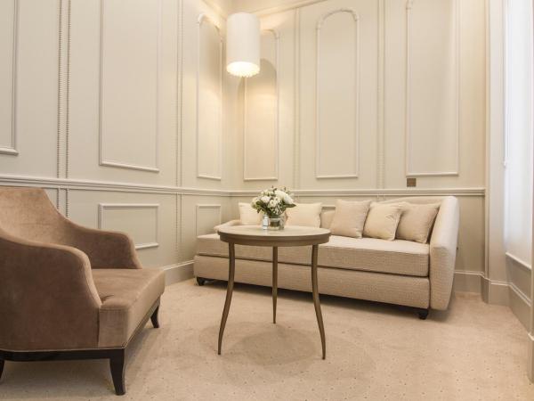 Le Narcisse Blanc : photo 4 de la chambre suite junior avec salon