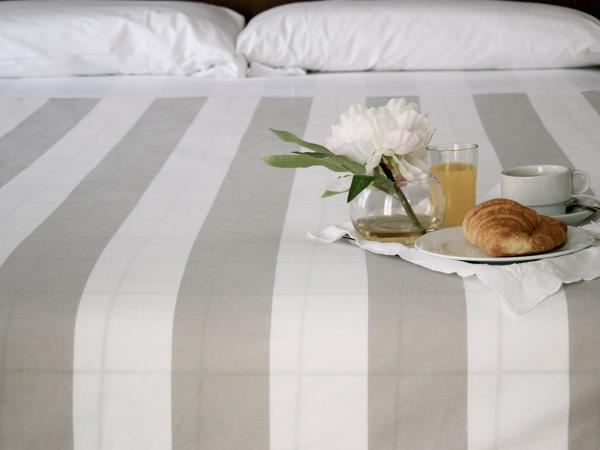 Hotel Sirimiri : photo 3 de la chambre chambre double ou lits jumeaux