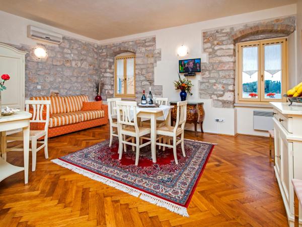 Residence LA CARERA Centro Storico : photo 7 de la chambre appartement 1 chambre - vue sur mer