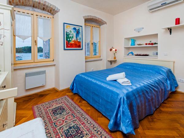 Residence LA CARERA Centro Storico : photo 4 de la chambre chambre double - vue sur mer