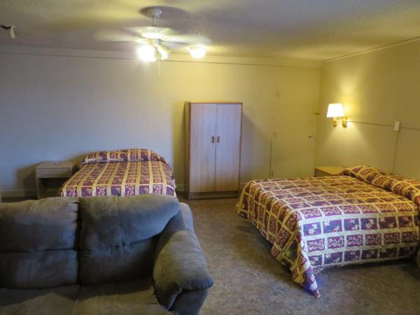Budgetel Inn and Suites - Louisville : photo 9 de la chambre chambre double avec 2 lits doubles